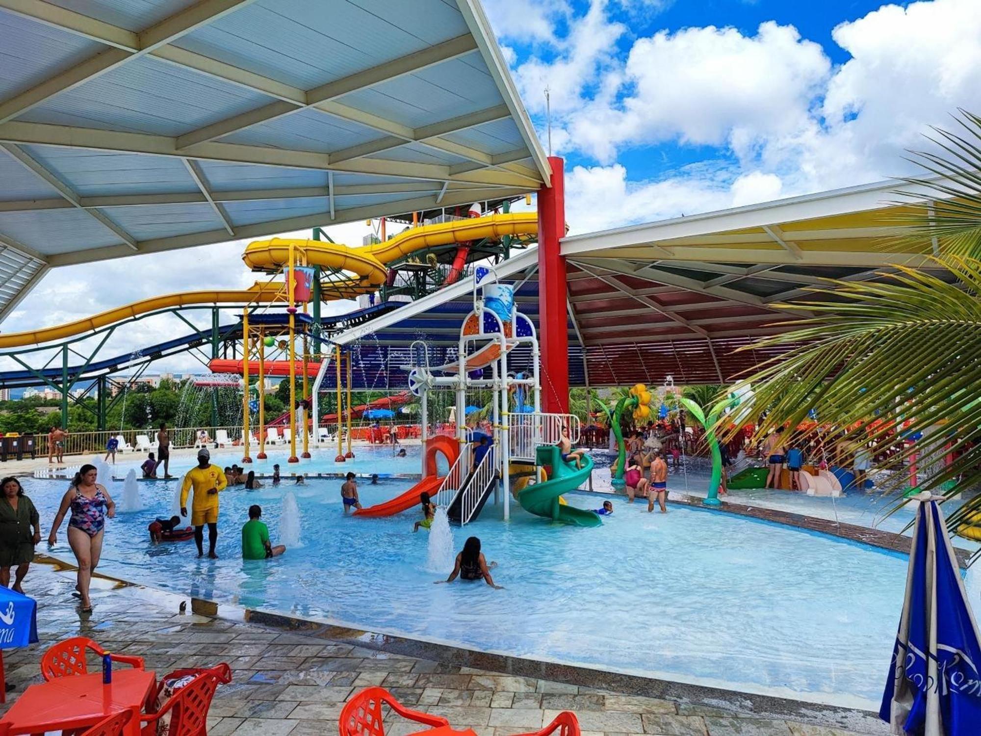 Piazza Diroma Com Acesso Ao Acqua Park Em กัลดัสโนวัส ภายนอก รูปภาพ